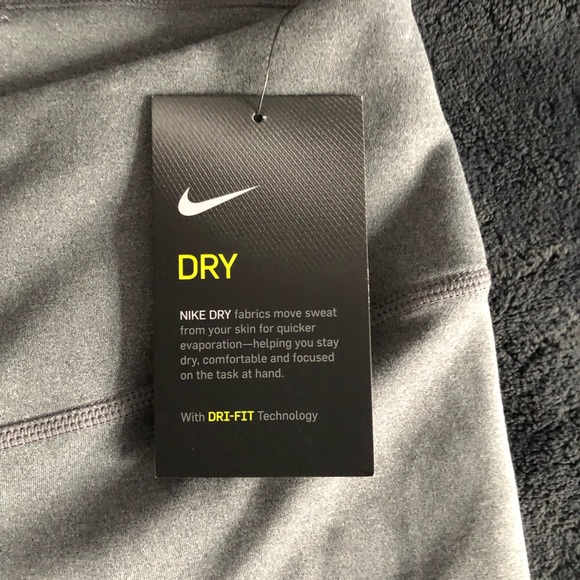 ❤️ Nike Leggings - Picture 3 of 5